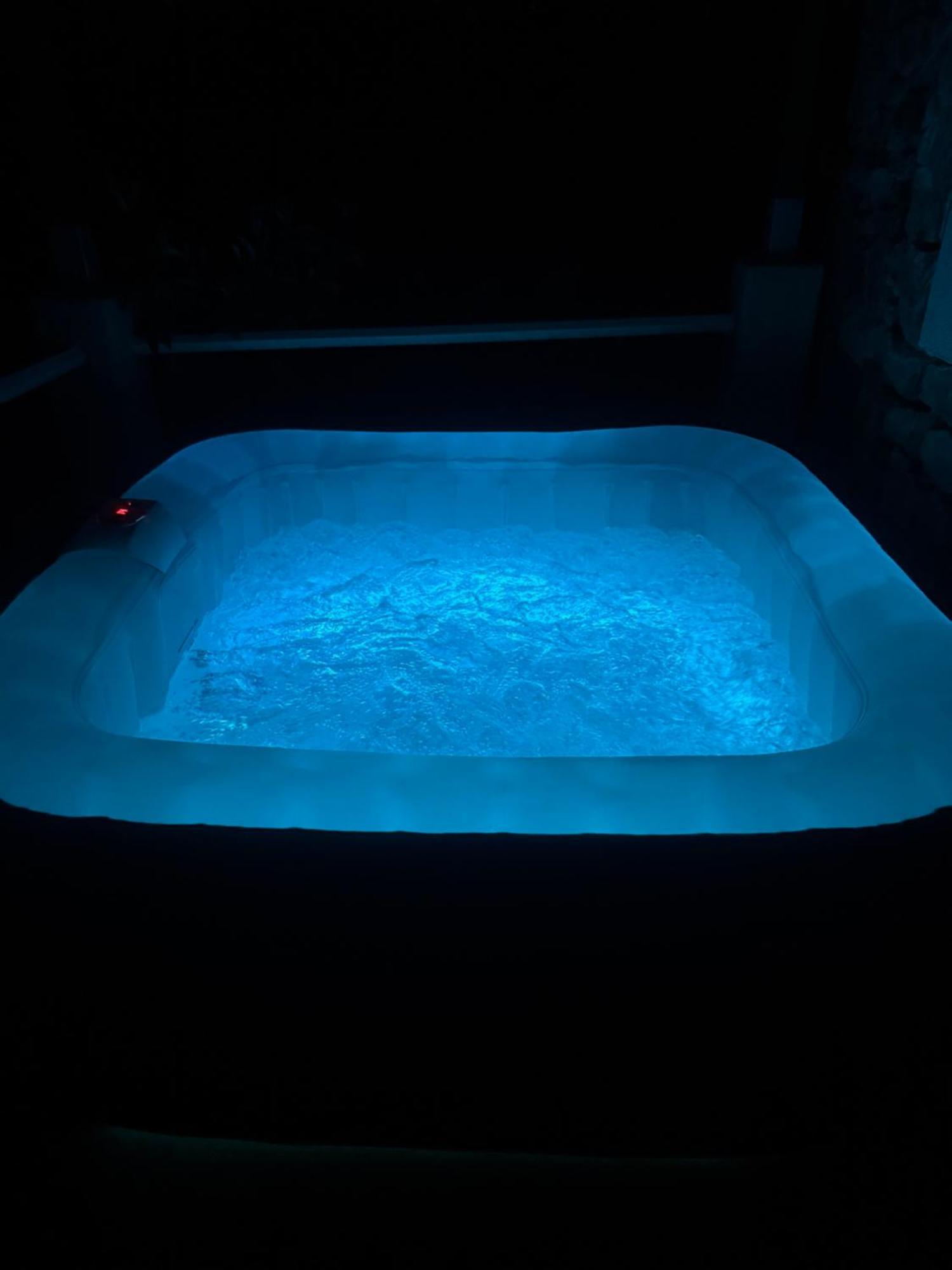Votre Cocon En Pierre Et Son Spa En Option Gite Le Repos Des Chenes Régusse Exterior foto